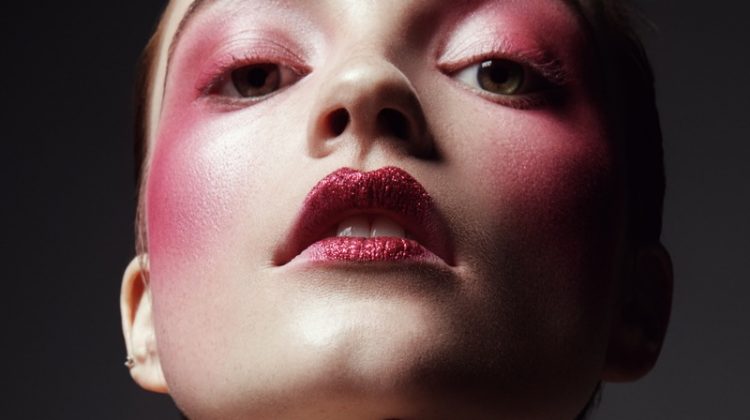 Model wears rouge hues. Photo: Jeff Tse