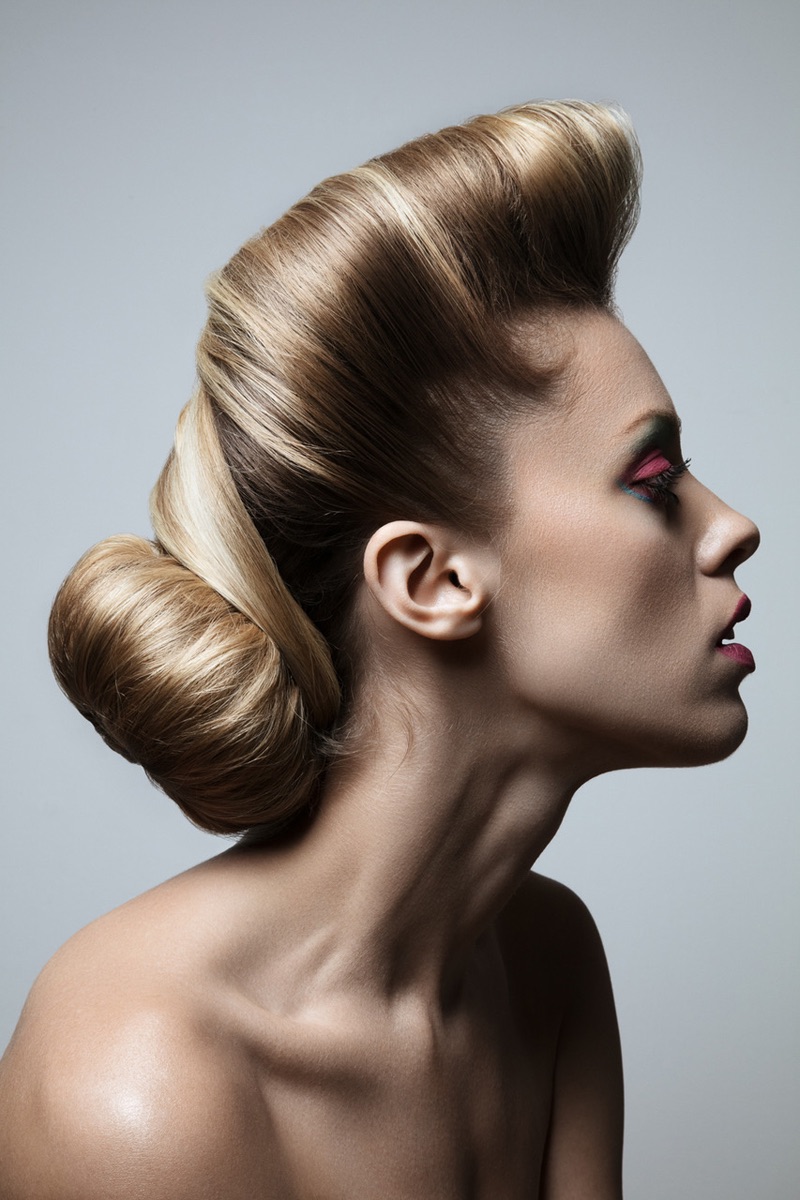 Hillary Holmes models sleek hairstyle. Photo: Jeff Tse