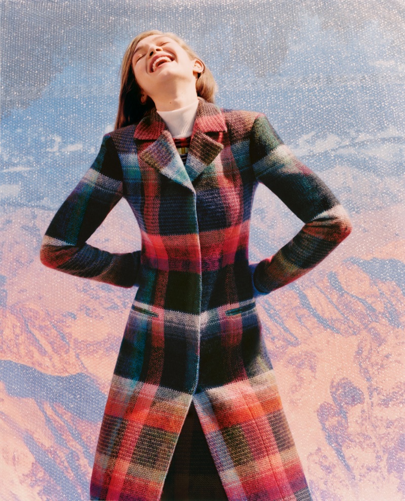 An image from Missoni's fall 2017 advertising campaign starring Gigi Hadid