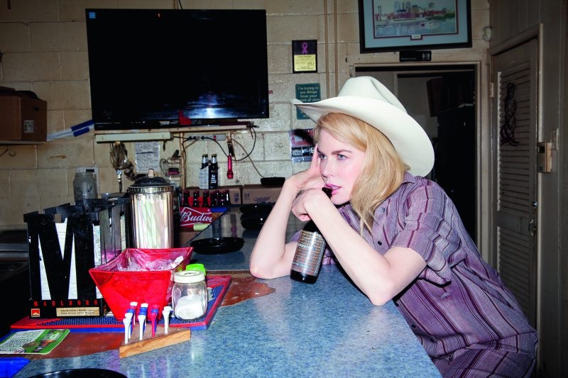 Drinking a beer, Nicole Kidman shows off her casual side