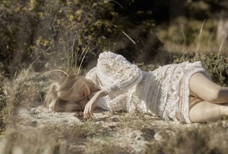 Veranika Antsipava Looks Ethereal in Outdoor Styles for ELLE Russia Veranika Antsipava Looks Ethereal in Outdoor Styles for ELLE Russia