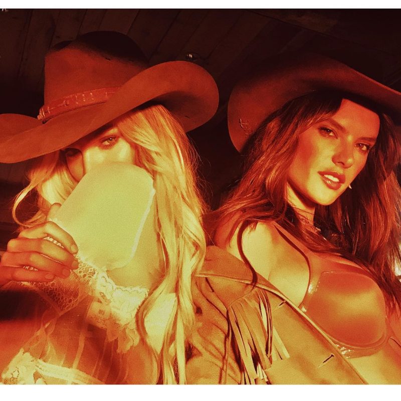 Candice Swanepoel and Alessandra Ambrosio behind-the-scenes at Victoria's Secret Holiday 2017 shoot