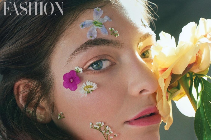 Singer Lorde gets her closeup