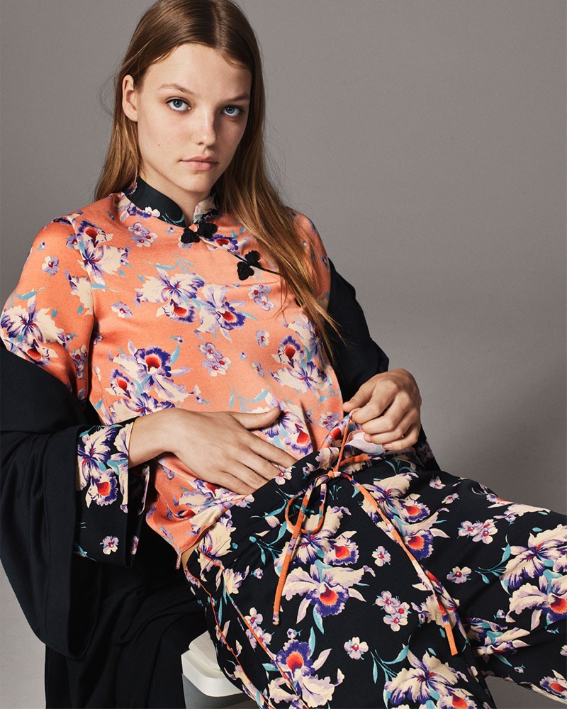 Roos Abels poses in Zara printed top and trousers