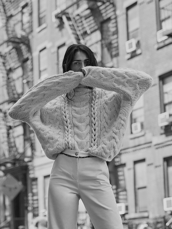 Amanda Wellsh Embraces Western Styles in TELVA Magazine