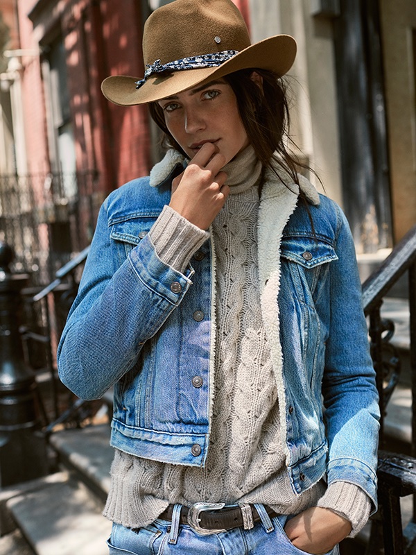 Amanda Wellsh Embraces Western Styles in TELVA Magazine