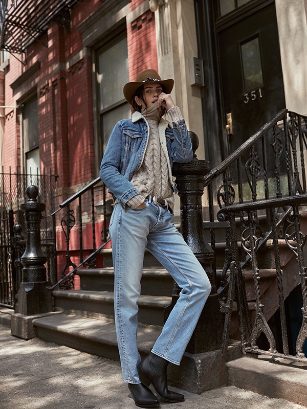 Amanda Wellsh Embraces Western Styles in TELVA Magazine