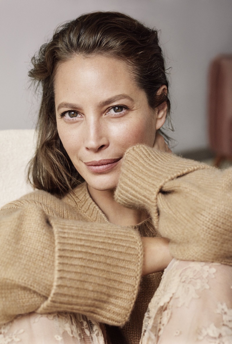 Christy Turlington wears knit sweater in Cole Haan's fall-winter 2017 campaign