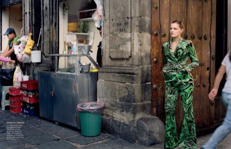 Guinevere Van Seenus Poses in Elegant Fashions for Vogue Mexico Guinevere Van Seenus Poses in Elegant Fashions for Vogue Mexico