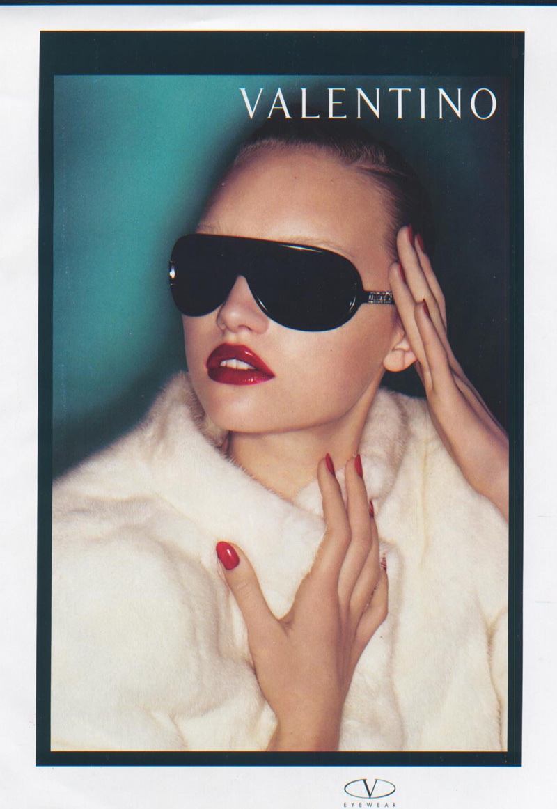 An image from Valentino fall-winter 2006 Eyewear campaign