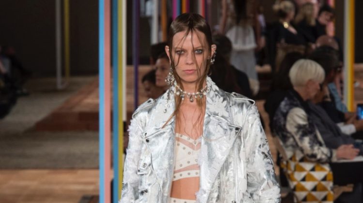 Alexander McQueen Does Deconstructed Style for Spring 2018