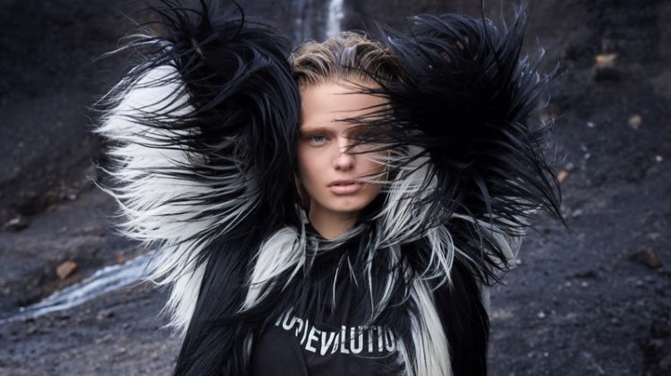 Anna Mila Guyenz Looks Divine in Dior for Dolce Vita