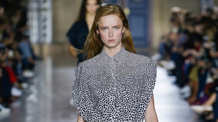 Givenchy Focuses on Strong Shapes for Spring 2018