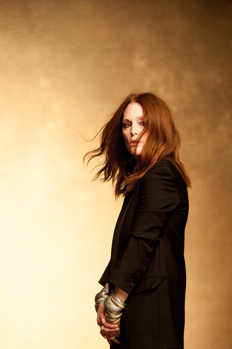 Julianne Moore captured behind-the-scenes at John Hardy campaign