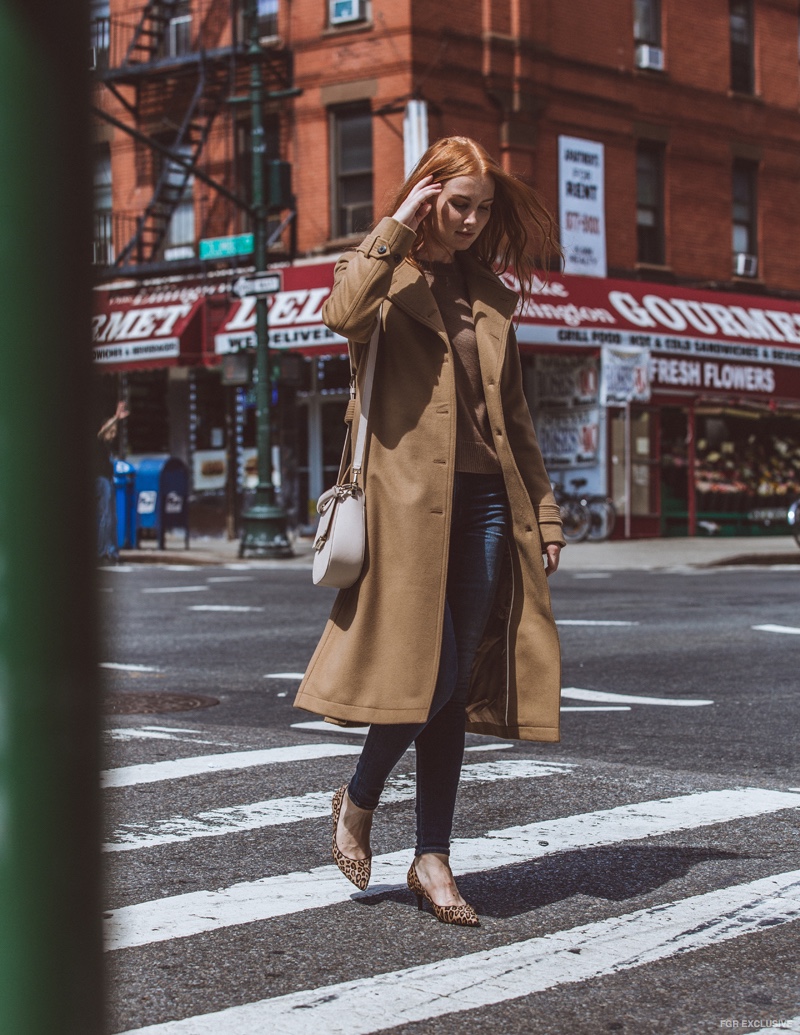 Coat Wilfred for Aritzia, Sweater and Purse Kate Spade, Jeans Citizens of Humanity