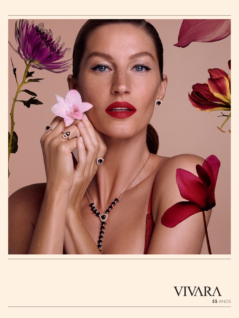 Gisele Bundchen stars in Vivara's Christmas 2017 campaign