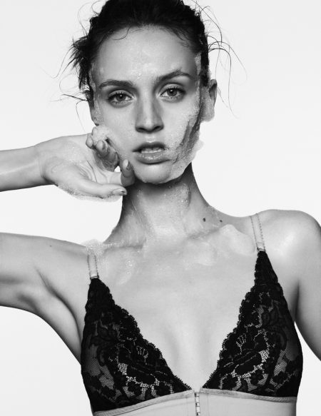Maddie Kulicka Models Clean Beauty for ELLE France Maddie Kulicka Models Clean Beauty for ELLE France