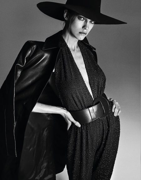 Samantha Gradoville Poses in Elegant Looks for Vogue Taiwan Samantha Gradoville Poses in Elegant Looks for Vogue Taiwan