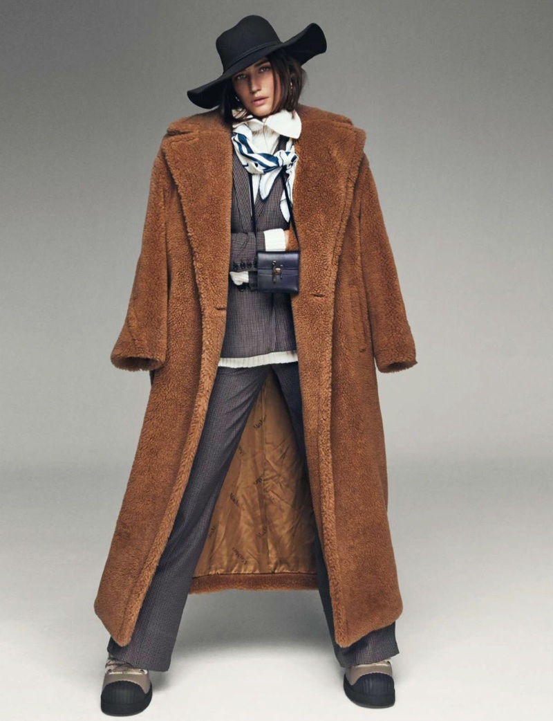 Eugenia Volodina | Oversized Winter Fashion Editorial | ELLE Spain