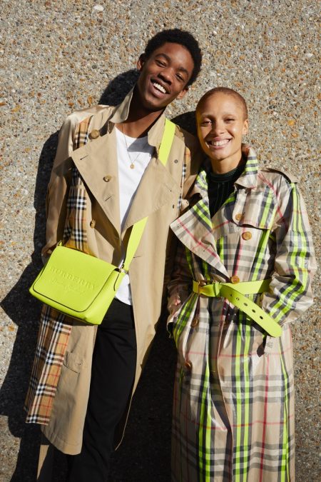 Adwoa Aboah Poses with Family & Friends for New Burberry Campaign Montell Martin and Adwoa Aboah wear Burberry trench coats for #JuergenXAdwoa campaign