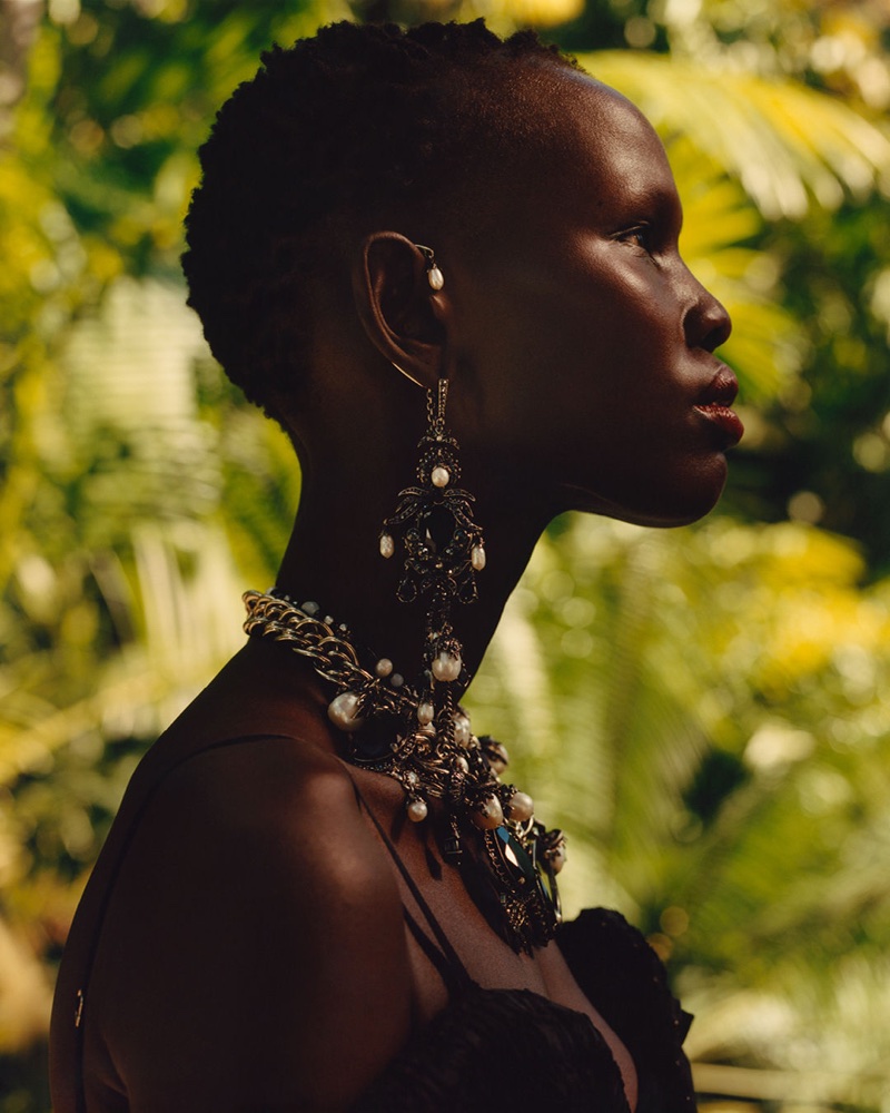 Alexander McQueen focuses on jewelry for spring-summer 2018 campaign