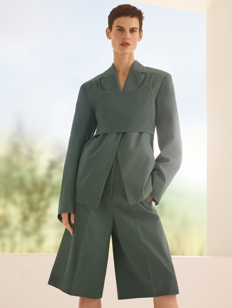 Model Saskia de Brauw suits up in COS' spring-summer 2018 campaign