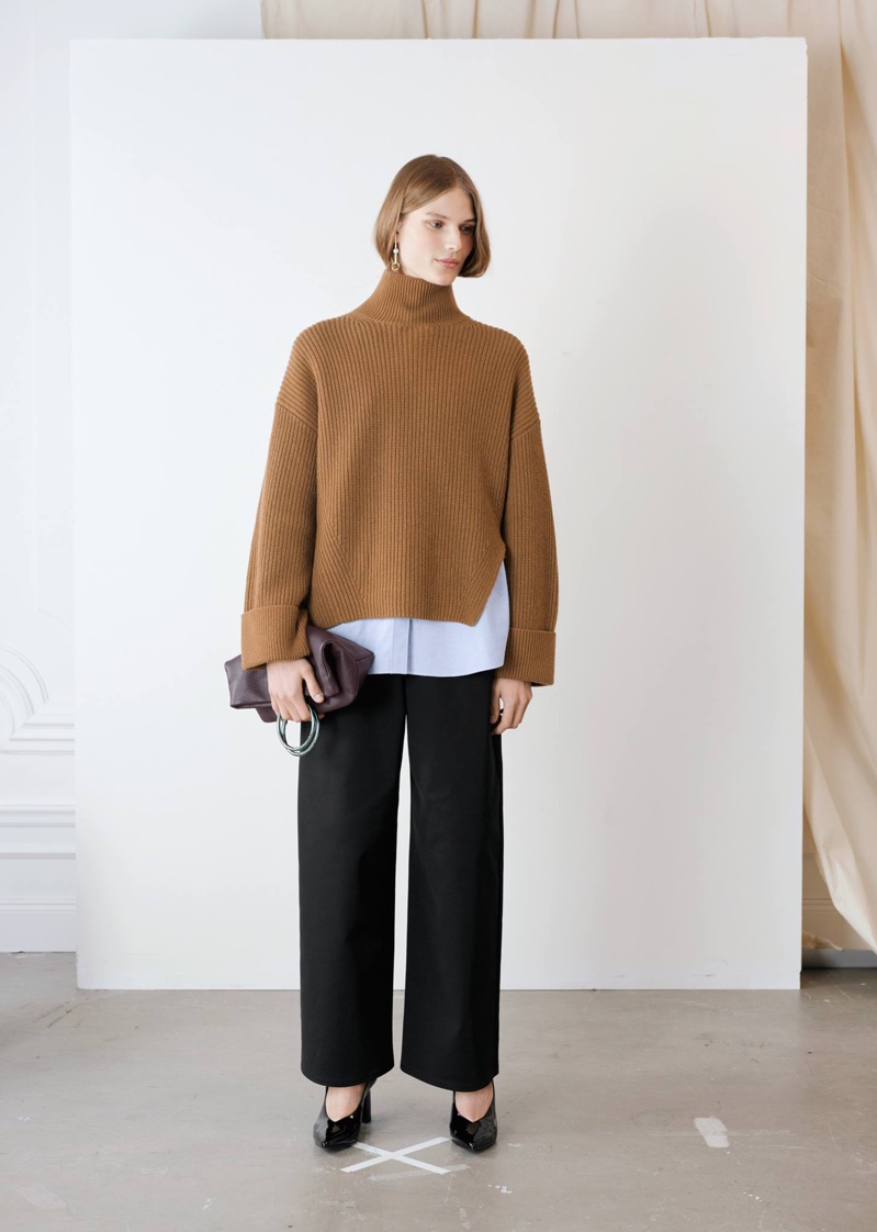 & Other Stories Oversized Side-Slit Turtleneck, Oversized Button Down Shirt, Ring Fold-Over Clutch, Patent Leather Pumps and Asymmetric Pearl Earrings