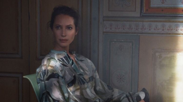 Christy Turlington Wears H&M’s Sustainable Conscious Collection