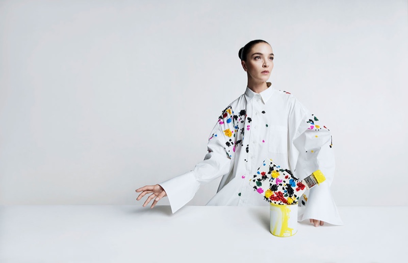 Model Mariacarla Boscono wears painterly design in Oscar de la Renta's spring-summer 2018 campaign