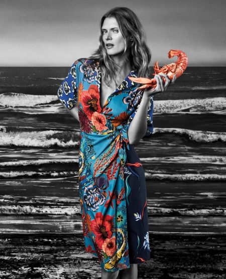 Malgosia Bela Heads to the Beach for Paul Smith's Spring 2018 Campaign Malgosia Bela poses in Paul Smith's spring-summer 2018 campaign