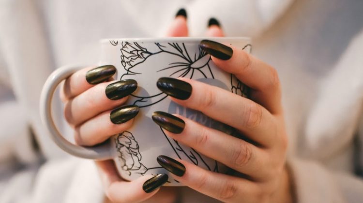 6 Tips on Preserving Your Manicure on Vacation