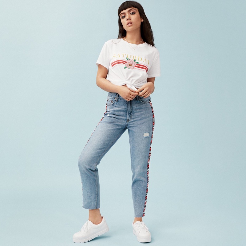 H&M T-Shirt with Tie and Slim Mom Jeans