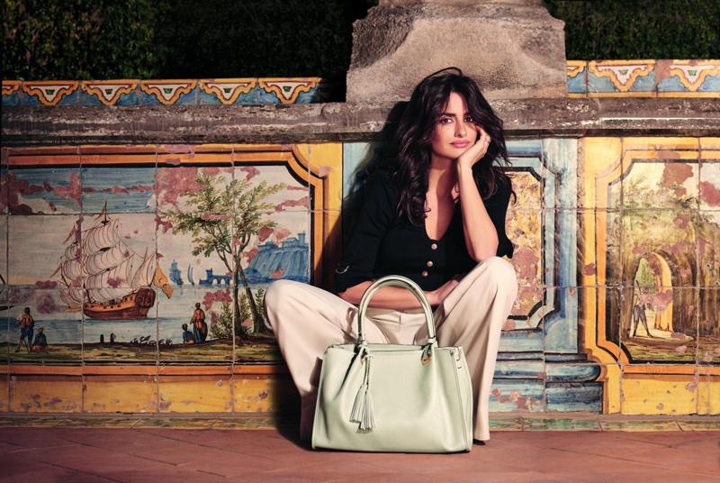 Penelope Cruz stars in Carpisa spring-summer 2018 campaign