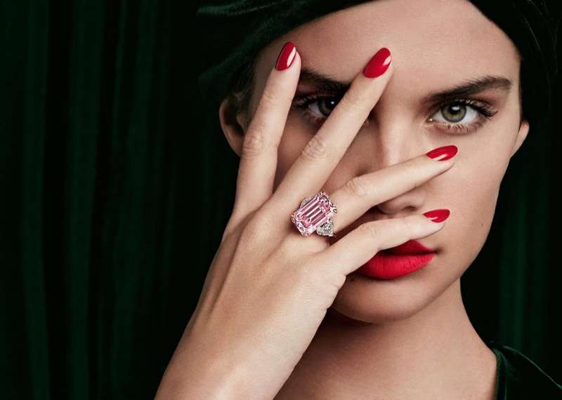 Model Sara Sampaio wears glittering ring in Graff Diamonds campaign