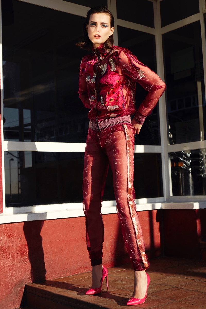 Sibui Nazarenko Poses in Colorful Looks for Harper’s Bazaar en Español