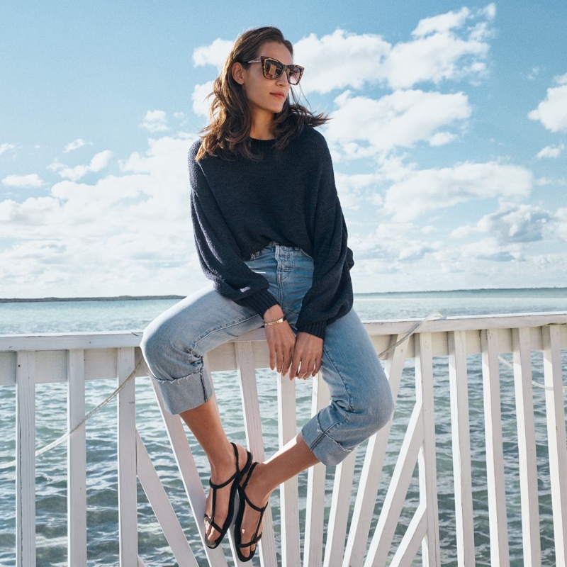 H&M Loose-Knit Sweater, Original Straight Jeans, Sandals, Polarized Sunglasses and Bracelet