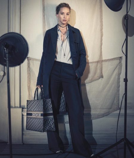 Jennifer Lawrence Looks Effortlessly Luxe in Dior's Pre-Fall 2018 Campaign Jennifer Lawrence Looks Effortlessly Luxe in Dior's Pre-Fall 2018 Campaign