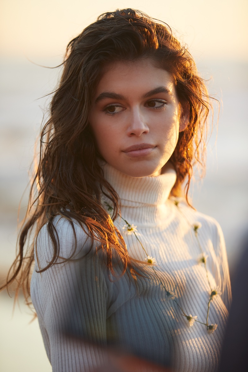Kaia Gerber poses behind-the-scenes at Marc Jacobs Daisy Love fragrance shoot. Photo: Marc Jacobs