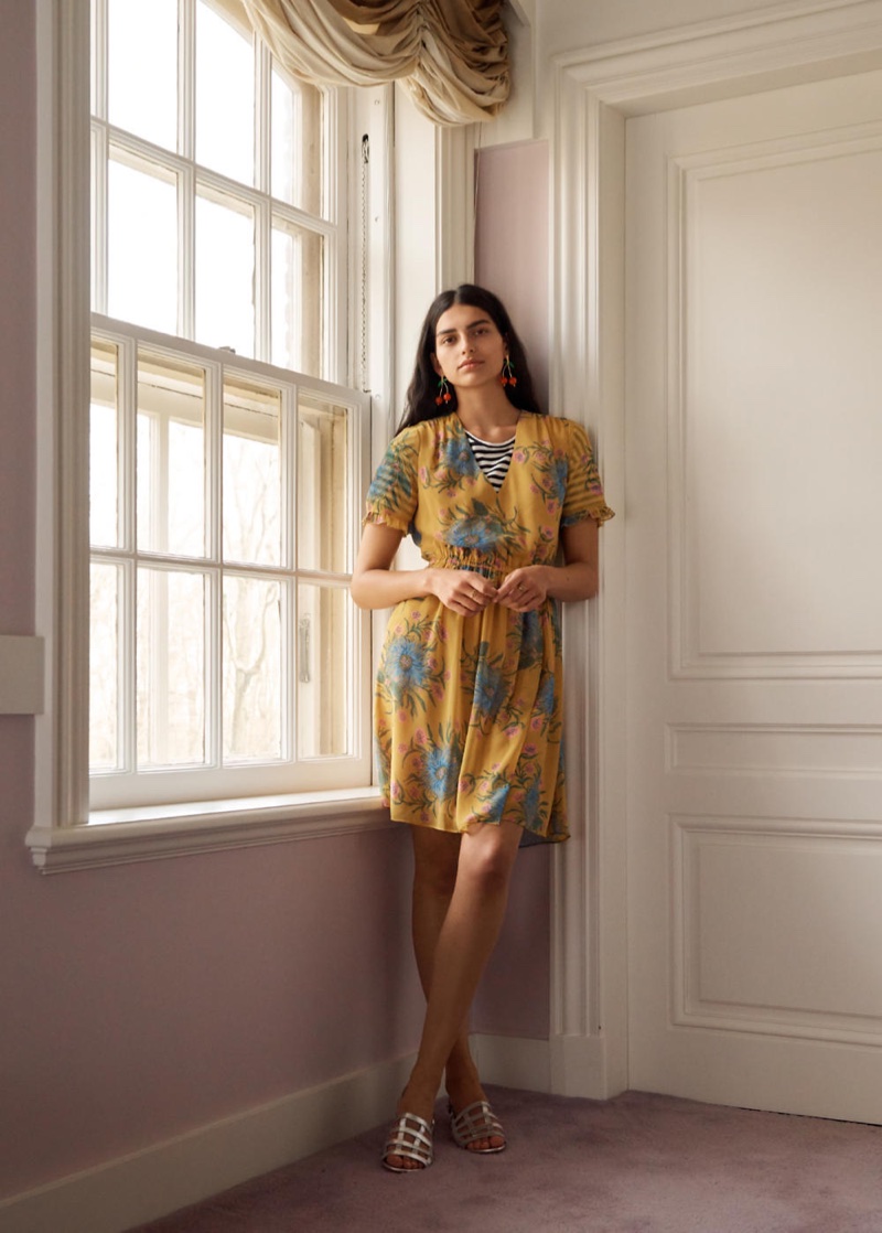 Madewell Sweetgrass Ruffle-Sleeve Dress in Painted Blooms, Whisper Cotton Crewneck Tee in Sallie Stripe and The Rowan Cage Sandal in Metallic