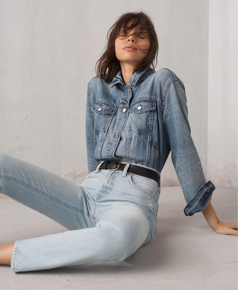 Madewell The Boxy-Crop Jean Jacket in Woodcourt Wash, The Perfect Summer Jean in Fitzgerald Wash and Medium Perfect Leather Belt