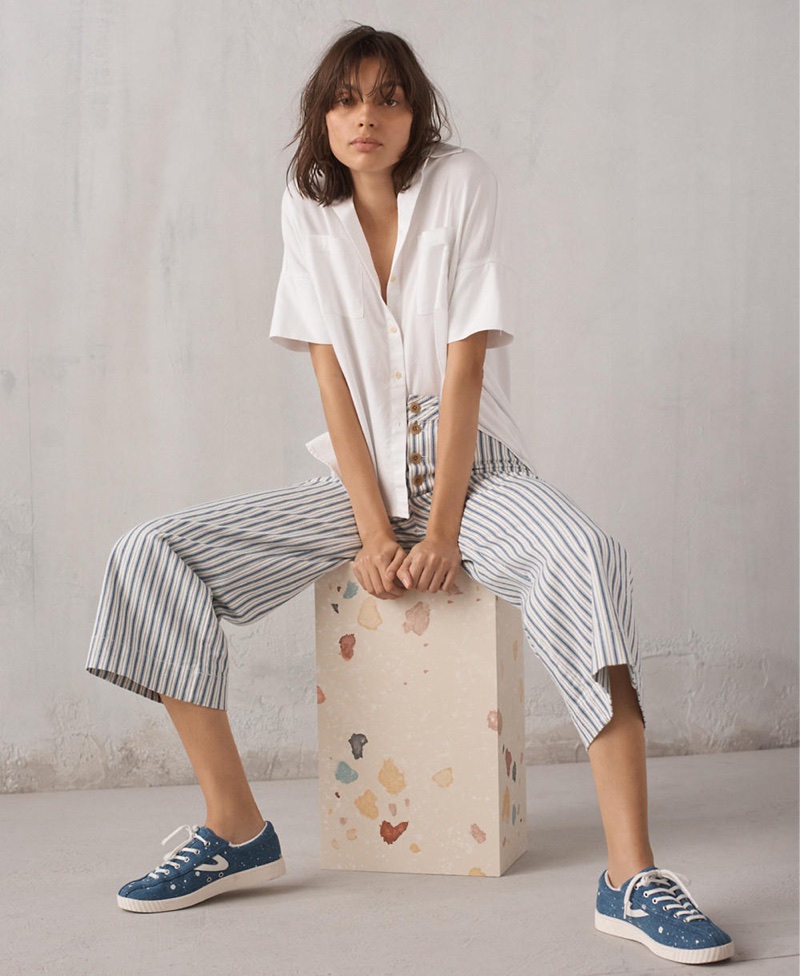 Madewell White Cotton Courier Shirt, Emmett Wide-Leg Crop Pants in Stripe: Button-Front Edition and Tretorn Nylite Plus Sneakers in Paint-Spattered Denim