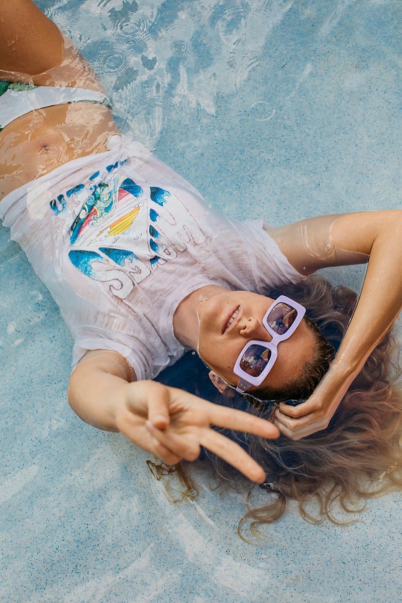 We The Free Waves Tee, Beach Riot Palm Sandy Bottom and Free People Babetown Square Sunglasses