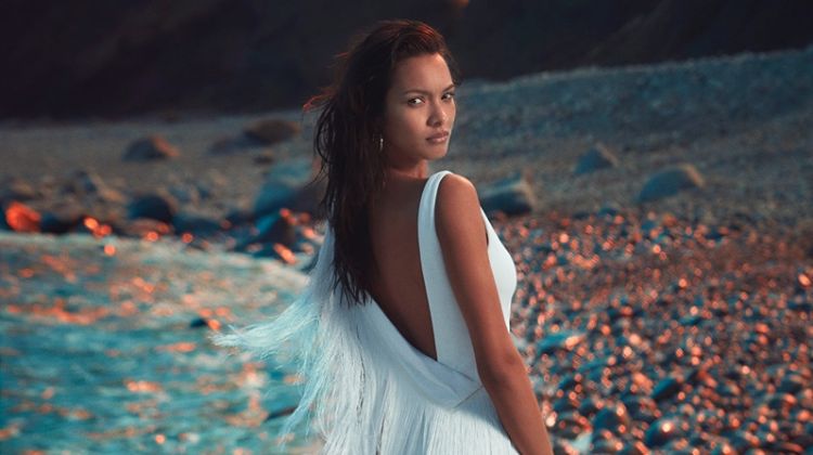 Model Lais Ribeiro wears white fringed dress in Cushnie et Ochs' pre-fall 2018 campaign
