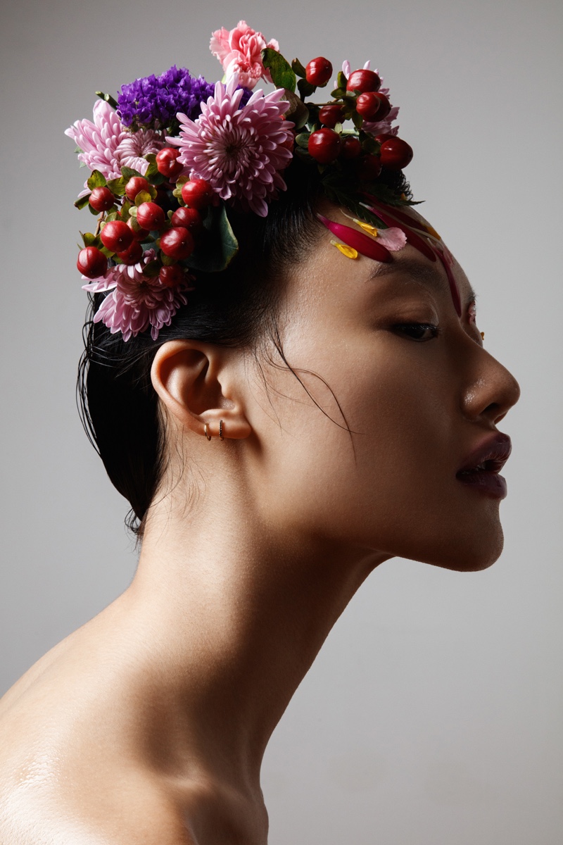 Model Jessie Li shows off an elegant updo. Photo: Jeff Tse