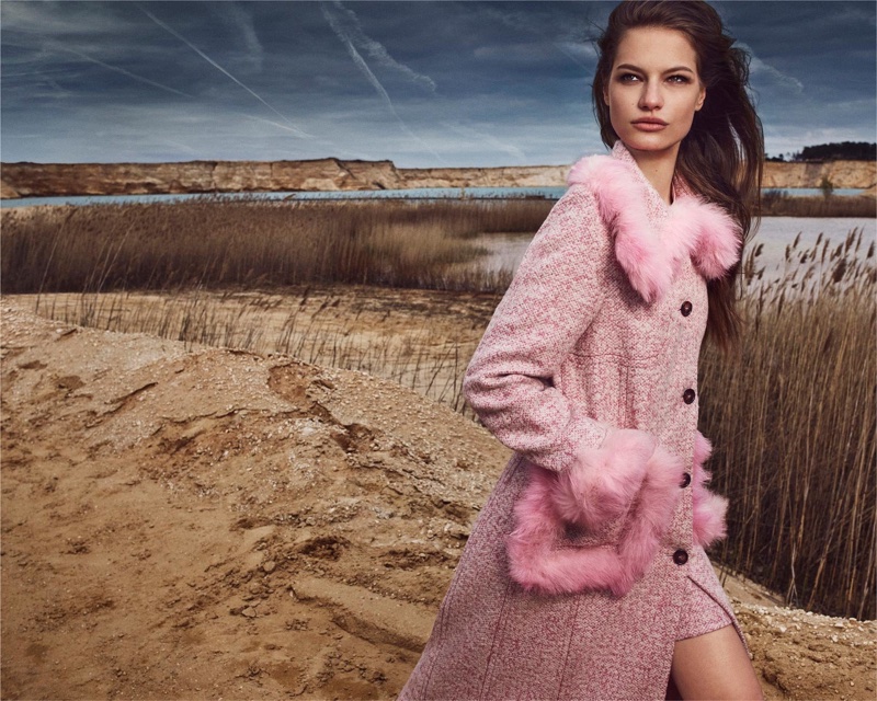 Dressed in pink, Faretta fronts Blumarine's fall-winter 2018 campaign