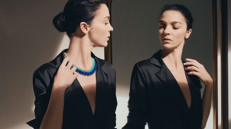 Mariacarla Boscono wears necklace from Cactus de Cartier jewelry collection