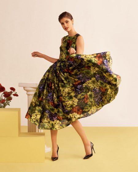 Feminine Luxe: Discover Dolce & Gabbana's Fall 2018 Dresses Dolce & Gabbana Sleeveless Fit and Flare Grape-Print Cocktail Dress