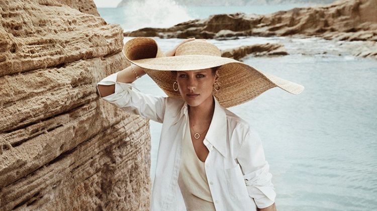 Rasa Valentino Poses in All White Looks for Mujer Hoy