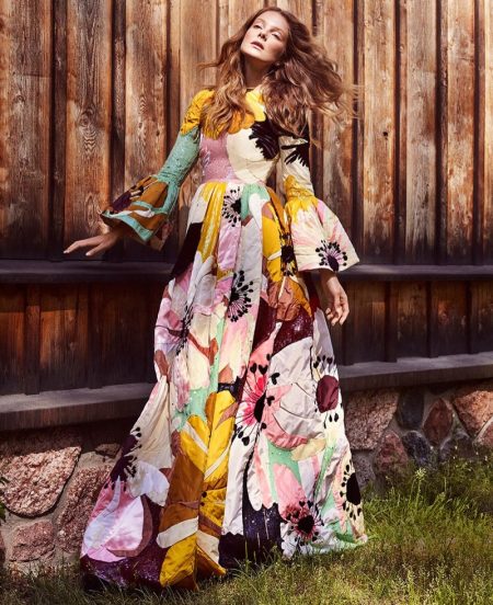 Eniko Mihalik Wears Dreamy Boho Styles in Harper's Bazaar Eniko Mihalik Wears Dreamy Boho Styles in Harper's Bazaar