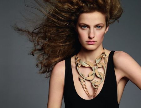 Felice Noordhoff Shines in Hermes' New Fine Jewelry Collection Felice Noordhoff stars in Hermes Enchainements Libres jewelry campaign